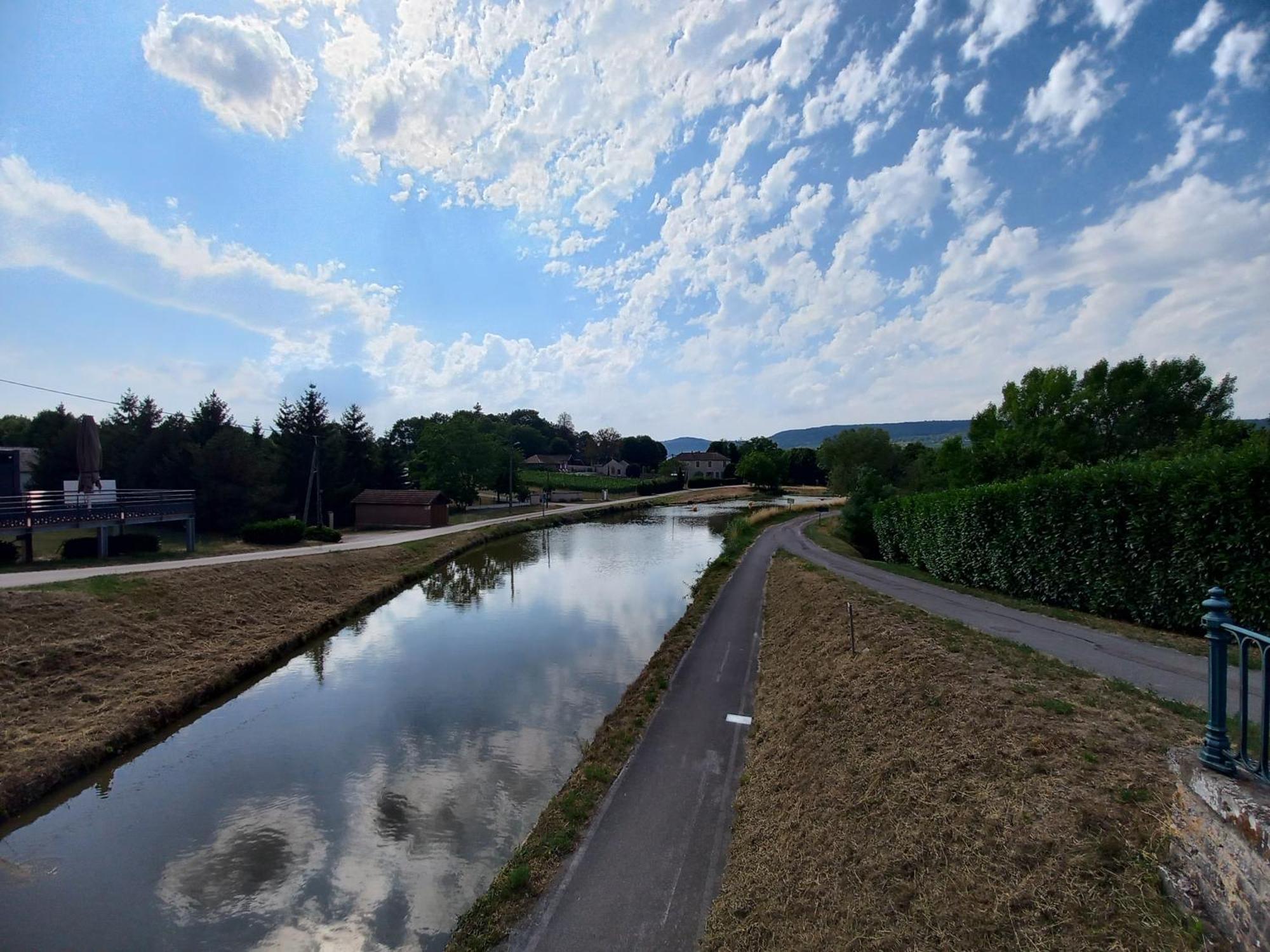 Aupres Du Lavoir Remigny 外观 照片